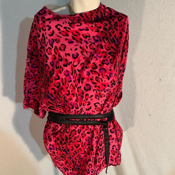 COPY - CAPSULE London Hot Pink Leopard Print Boxy… - Picture 3 of 16